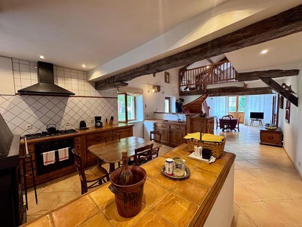 Maison 6 pièces 257 m2