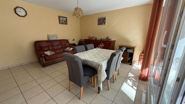 Appartement T3 Villeurbanne Gratte ciel. petite copropriété récente, balcon à vivre, garage, en intérieur de copropriété, proche métro