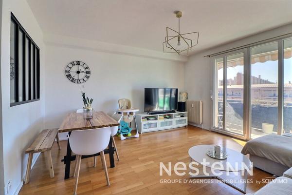 Saint Priest Village, appartement 3 pièces, 84m2, Balcon, Cave, Stationnement.