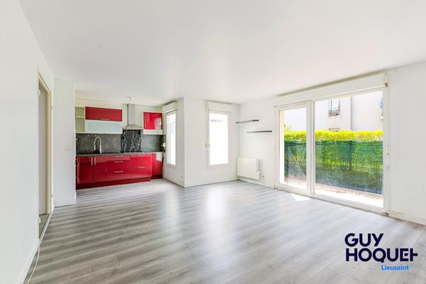 Appartement 3 pièces de 56 m² , terrasse, box et place de parking à vendre à LIEUSAINT (77127).