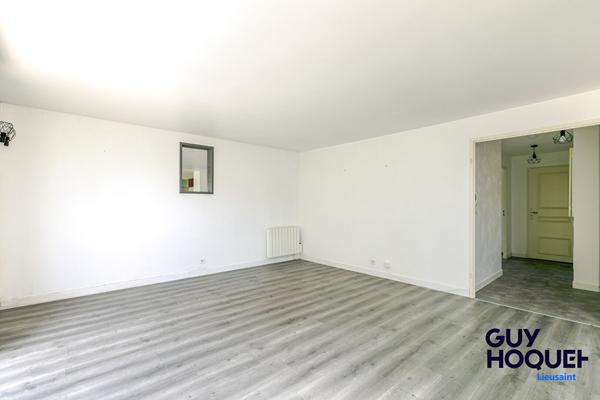 Appartement 3 pièces de 56 m² , terrasse, box et place de parking à vendre à LIEUSAINT (77127).