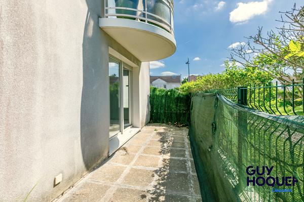Appartement 3 pièces de 56 m² , terrasse, box et place de parking à vendre à LIEUSAINT (77127).