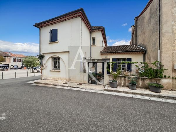 BELLE MAISON DE VILLAGE ET SA COUR