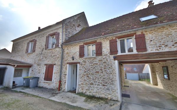 Immeuble à vendre    10 pièces •  Viels-Maisons