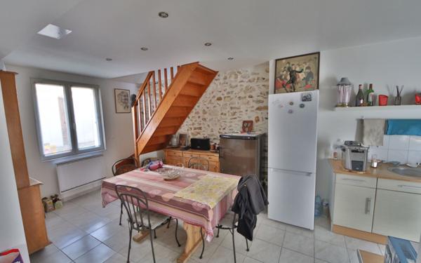 Immeuble à vendre    10 pièces •  Viels-Maisons