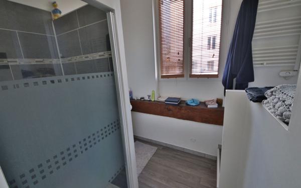 Immeuble à vendre    10 pièces •  Viels-Maisons