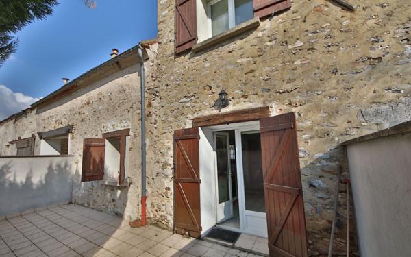 Immeuble à vendre    10 pièces •  Viels-Maisons