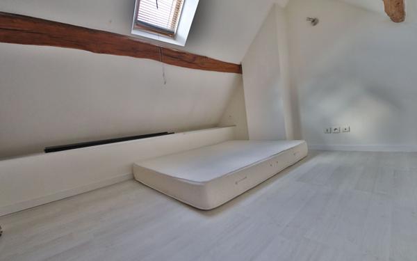 Immeuble à vendre    10 pièces •  Viels-Maisons