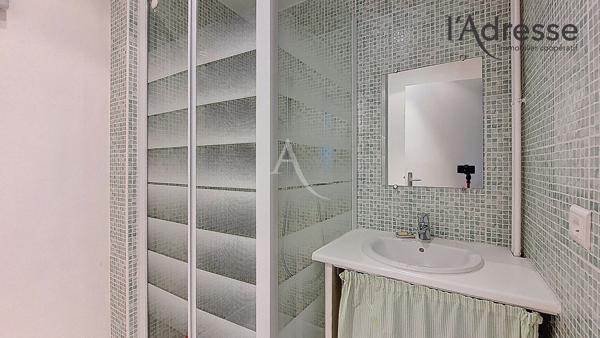 PUTEAUX/ Boieldieu - Appartement 5 pièces 121m² avec cave, parking boxé et balcon 8m²