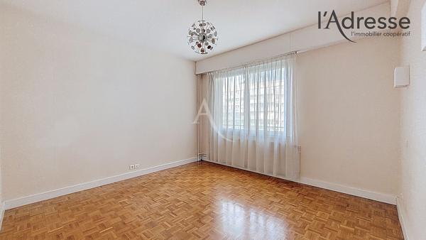 PUTEAUX/ Boieldieu - Appartement 5 pièces 121m² avec cave, parking boxé et balcon 8m²