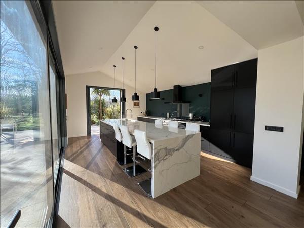 Maison à vendre |  Grayan-et-l'Hôpital |  5 pièces | 198 m²