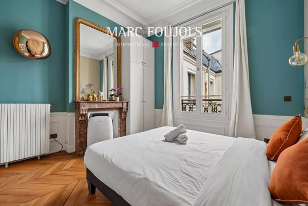 Paris 16/8 Pont de l’Alma : appartement avec vue dégagée et balcon filant