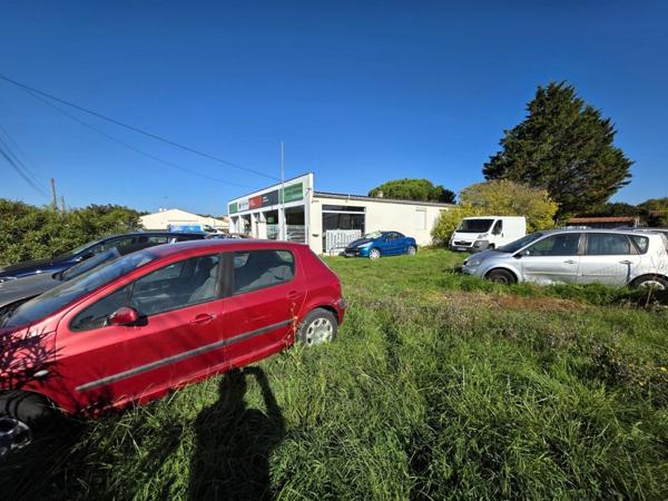EXCLU CAPIFRANCE au CHATEAU D'OLERON (17), A Vendre Murs & Fonds commerce garage mécanique autos renommée
