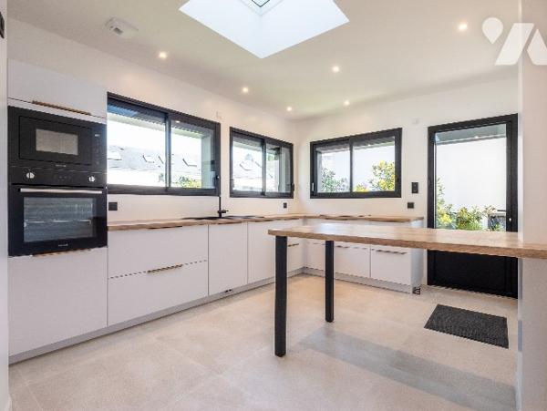 APPARTEMENT RUE DE COULMIERS - CHARME ET AUTHENTICITE