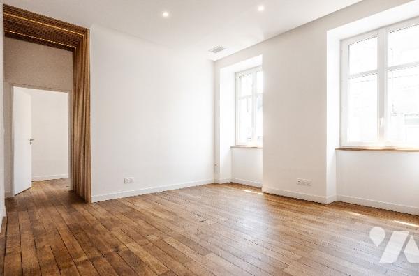APPARTEMENT RUE DE COULMIERS - CHARME ET AUTHENTICITE