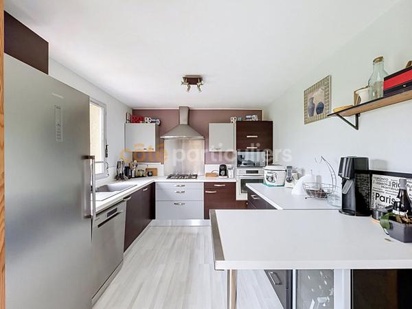 Vente
                Maison138 m² - 6 Pièces -
                    GRAND BOURGTHEROULDE (27520)