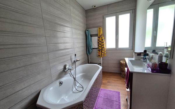 Maison à vendre    7 pièces • 232 m2 Urcuit