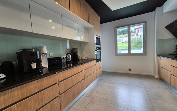 Maison à vendre    7 pièces • 232 m2 Urcuit