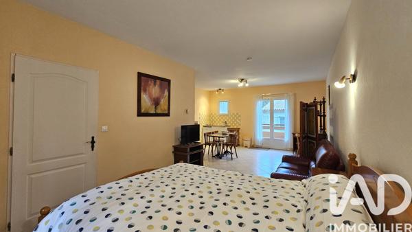 Immeuble à vendre 440 m² Dirac