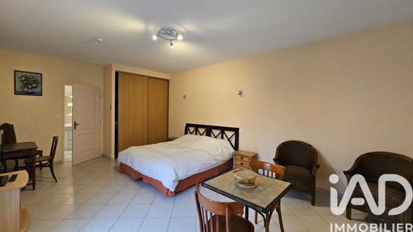 Immeuble à vendre 440 m² Dirac