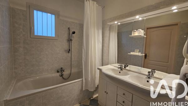 Immeuble à vendre 440 m² Dirac