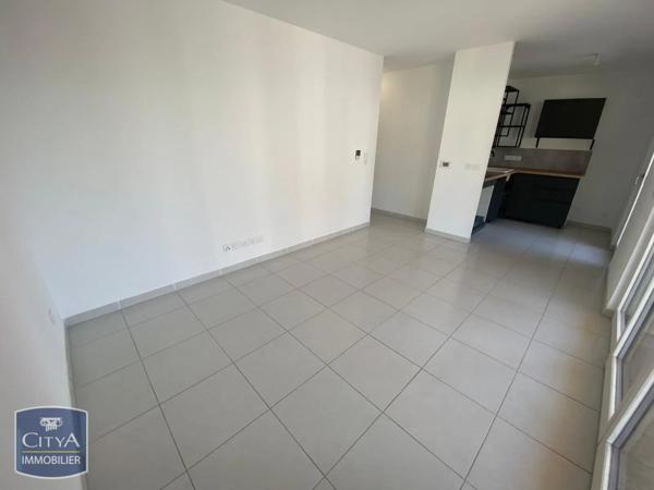 Appartement à louer 2 pièces Solliès-Pont (83210)