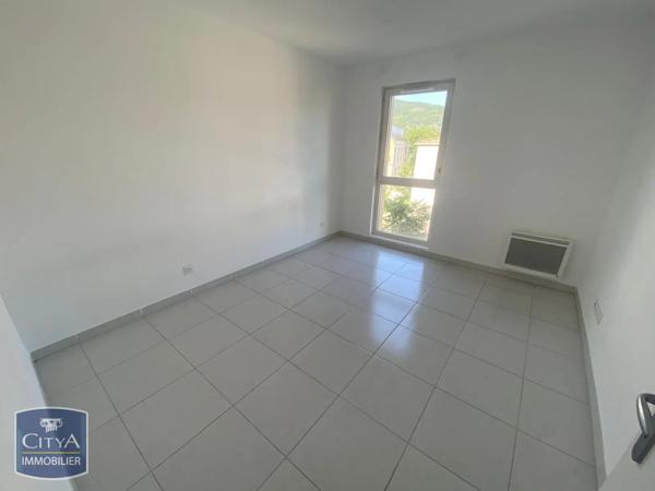 Appartement à louer 2 pièces Solliès-Pont (83210)
