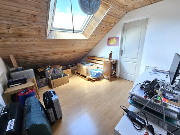 Belle maison 4 chambres et un bureau sur une parcelle sans v