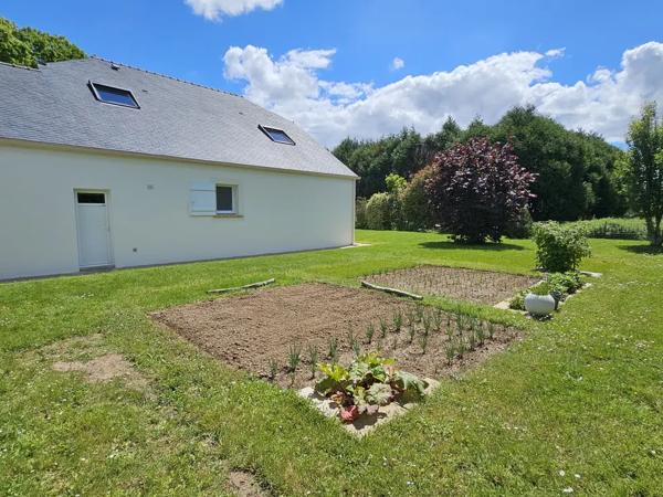Belle maison 4 chambres et un bureau sur une parcelle sans v
