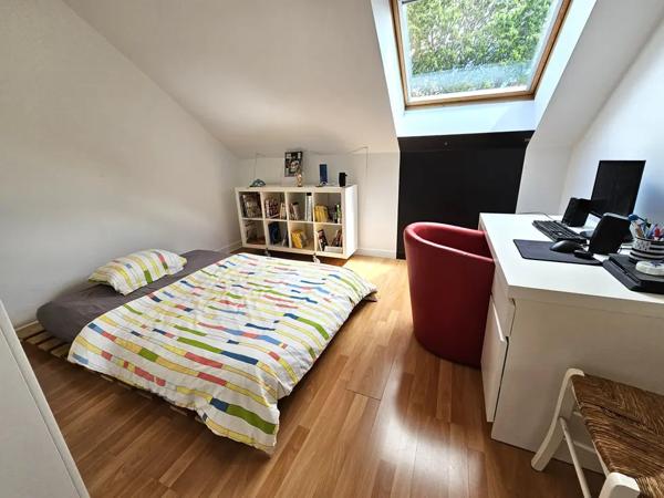Belle maison 4 chambres et un bureau sur une parcelle sans v