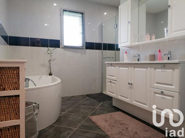 Pavillon 4 pièces de 93 m² à Richelieu (37120)