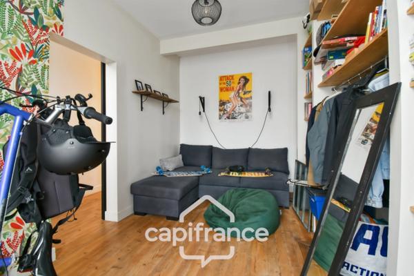 Maison de ville rénovée à vendre 6 pièces SAINT JEAN D'ANGELY (17) avec jardin, proche commerces et écoles