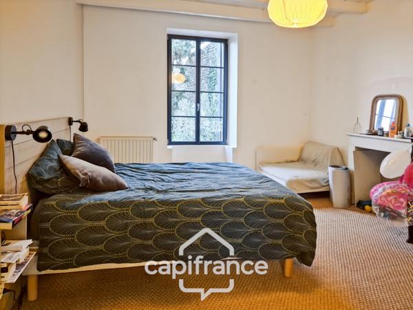 Maison de ville rénovée à vendre 6 pièces SAINT JEAN D'ANGELY (17) avec jardin, proche commerces et écoles