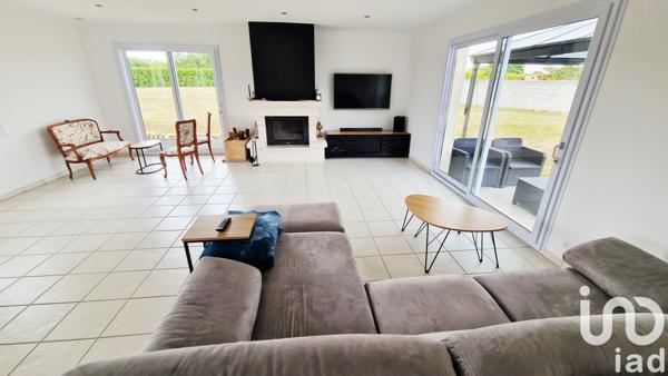 Maison à vendre 5 pièces 145 m² Fontenay-le-Comte