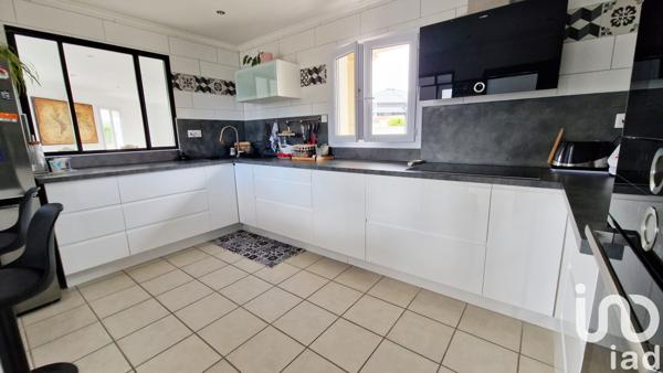 Maison à vendre 5 pièces 145 m² Fontenay-le-Comte