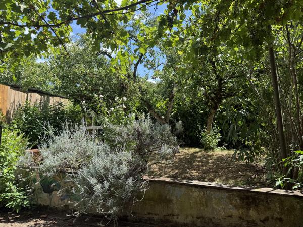 Saint-Maurin (47270) SAINT MAURIN Maison de village avec petit jardin et garage non attenant