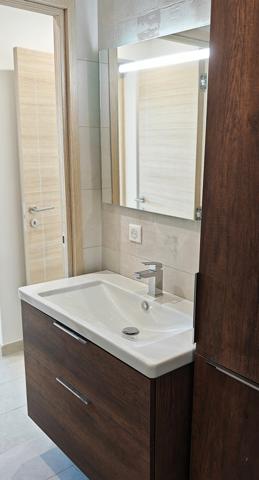 Roquebrune-sur-Argens (83380) Rare aux Issambres , bell appartement en rez-de-jardin de 100m² rénové avec terrain 400 m²