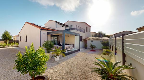 Maison
         3 pièces
        - 87 m² 350 000 € *