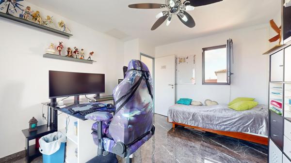 Maison
         3 pièces
        - 87 m² 350 000 € *