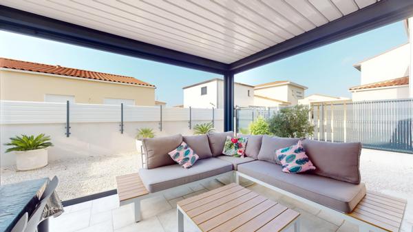 Maison
         3 pièces
        - 87 m² 350 000 € *