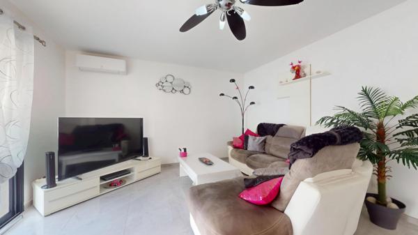 Maison
         3 pièces
        - 87 m² 350 000 € *