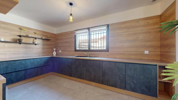 Maison
         3 pièces
        - 87 m² 350 000 € *