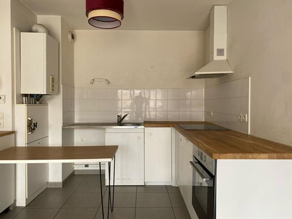 Bordeaux Chartrons T3 61 m2 avec loggia et place de parking
