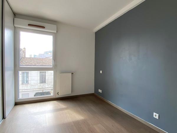Bordeaux Chartrons T3 61 m2 avec loggia et place de parking