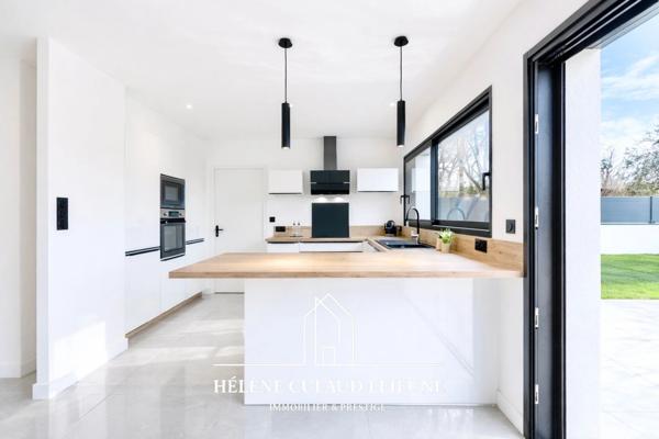 MAISON CONTEMPORAINE - 133 m² - MEUCON