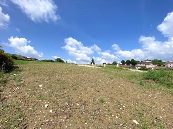Vente Terrain 370 m2 à Chalamont