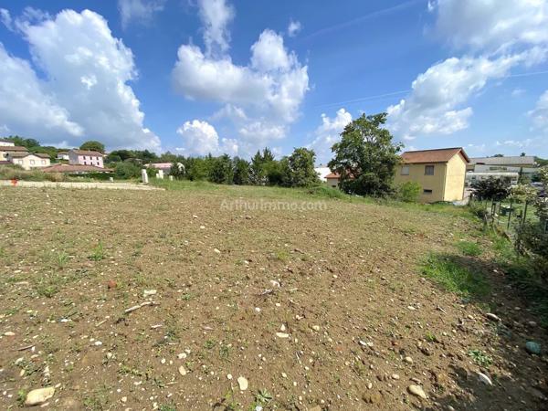 Vente Terrain 370 m2 à Chalamont