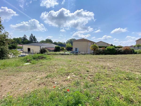 Vente Terrain 370 m2 à Chalamont