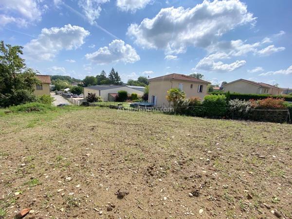 Vente Terrain 370 m2 à Chalamont
