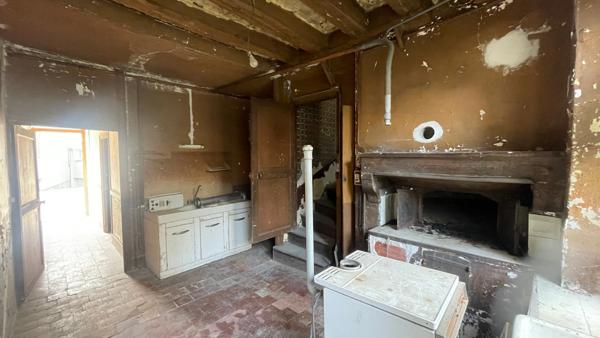 Maison à rénover 4 pièces 100 m2 Centre POUILLY SUR LOIRE (58) proche LA CHARITE SUR LOIRE , NEVERS, COSNES COURS SUR LOIRE